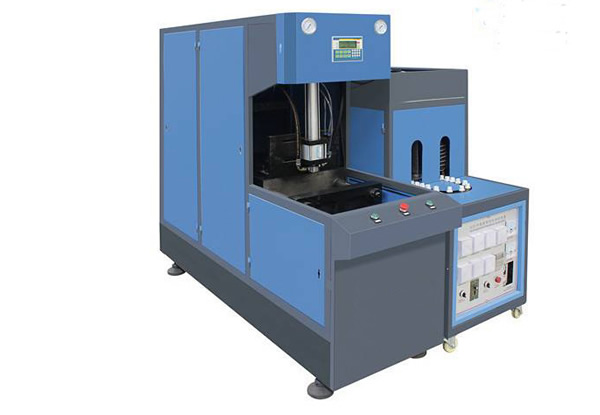 PET blow molding machine